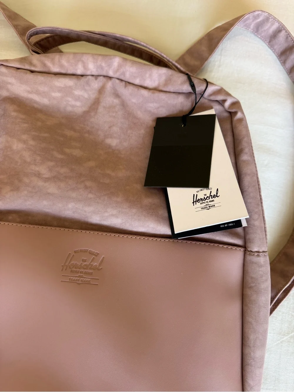 Herschel Supply Company compact mauve